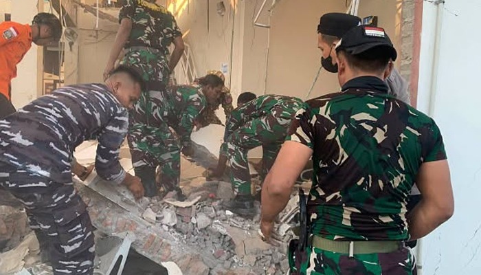 انڈونیشیا میں 7.7 شدت کا زلزلہ، سونامی کا خطرہ ٹل گیا، 20 افراد جاں بحق