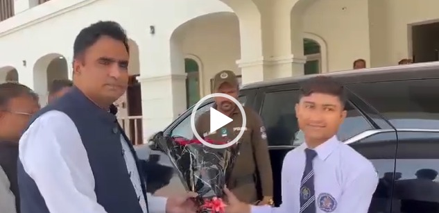 راجن پور میں طالب علم کو ایک دن کے لیے ڈپٹی کمشنر بنا دیا گیا