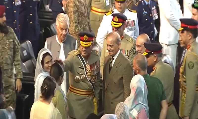 عسکری قیادت کی صدر اور وزیراعظم کے ہمراہ شہداء و غازیوں کے اہلخانہ سے خصوصی ملاقات