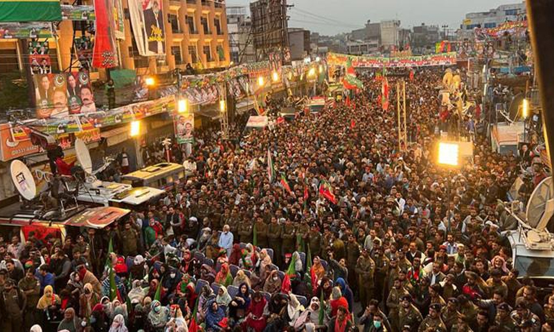 تحریک انصاف نے لانگ مارچ کی ٹھان لی ،40لاکھ لوگوں کو اسلام آباد لانے کا دعویٰ بھی کردیا