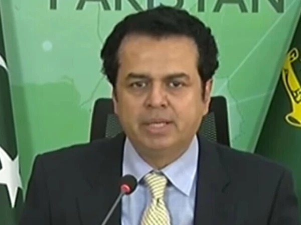 پی ٹی آئی لانگ مارچ؛ 27 ستمبر کو پتا چلے گا ریاست اپنی رِٹ کیسے قائم کرتی ہے، طلال چوہدری