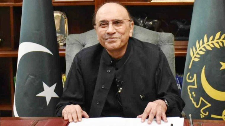 صدر مملکت دورہ لندن مکمل کر کے وطن واپس پہنچ گئے