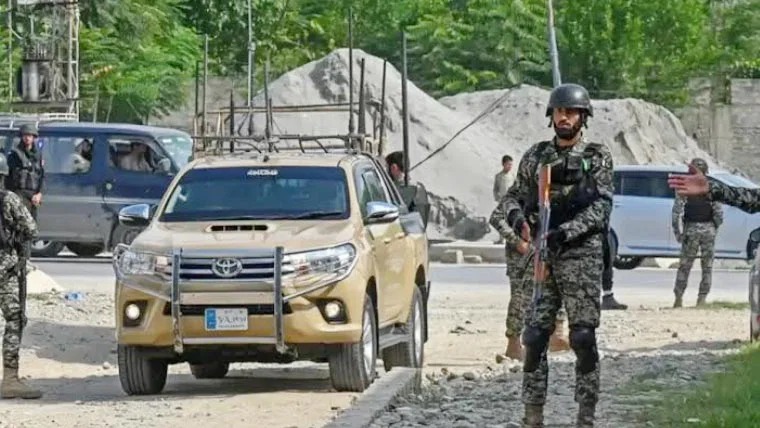 قلات،سکیورٹی فورسز نے دہشت گردوں کی چیک پوسٹ تباہ کر دی، 5 دہشت گرد ہلاک، 23 مغوی بازیاب