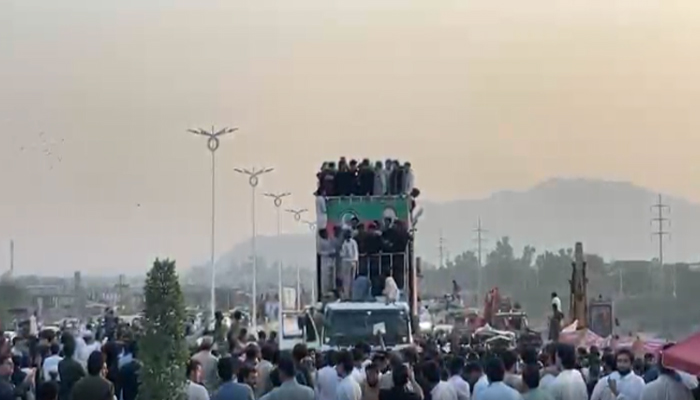 وفاقی حکومت نے پی ٹی آئی کے لانگ مارچ کا تیاپانچہ کرنے کی تیاریاں مکمل کرلیں