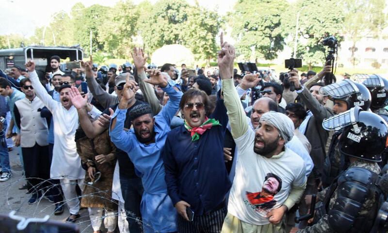 پی ٹی آئی کے 8 ایم این ایز اور ایم پی ایز کے وارنٹ جاری، گرفتار کر کے پیش کرنے کا حکم