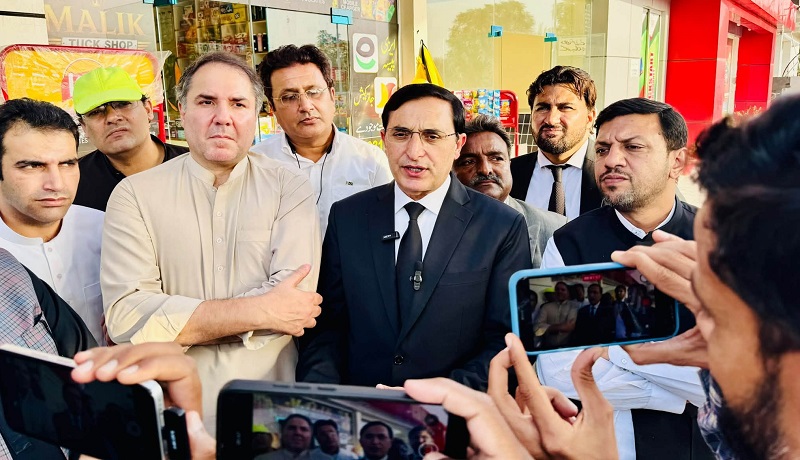 لانگ مارچ کا جواب ایمرجنسی یا گورنر راج نہیں ہونا چاہئے: بیرسٹر گوہر