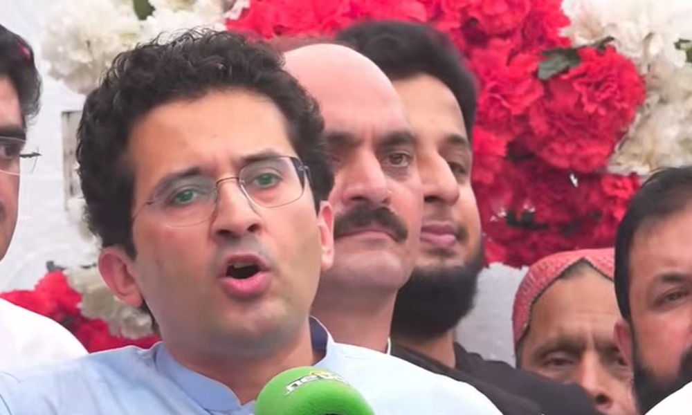 عالمی منڈی میں تیل کی قیمتوں میں کمی کا فائدہ عوام تک فوری منتقل کریں گے، علی پرویز ملک
