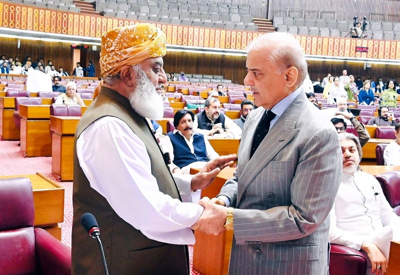 مولانا فضل الرحمان کا وزیراعظم کو خیبرپختونخوا میں ایمرجنسی اور گورنر راج سے گریز کا مشورہ