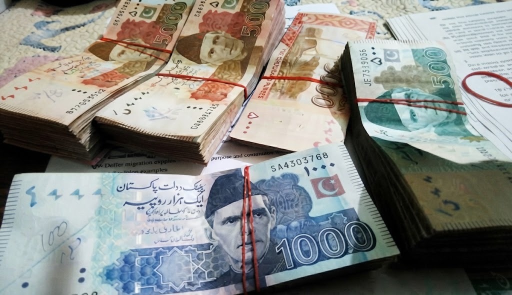 سرکاری قرضوں میں 10 سال کے دوران 340 فیصد کا تاریخی اضافہ